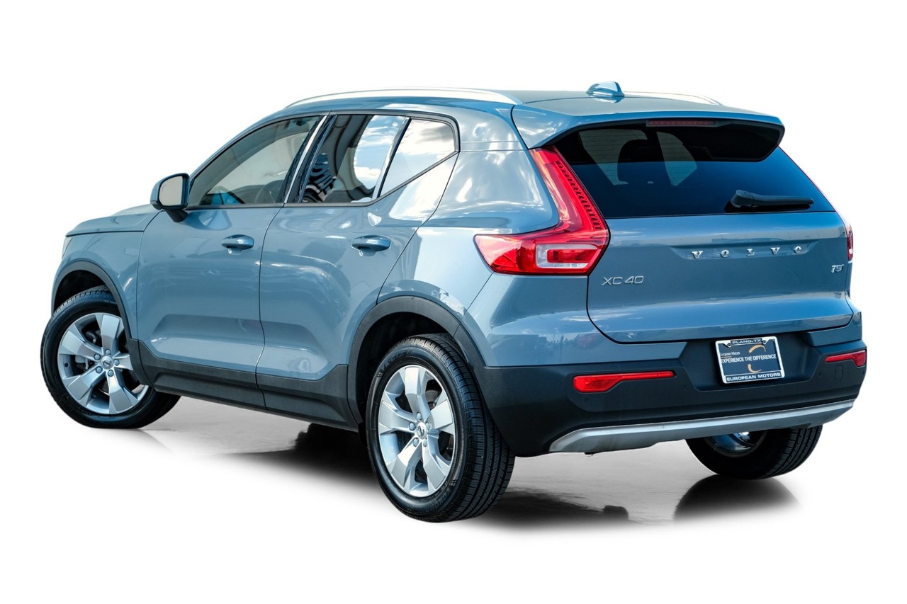 Volvo XC40 Vehicle Main Gallery Image 10