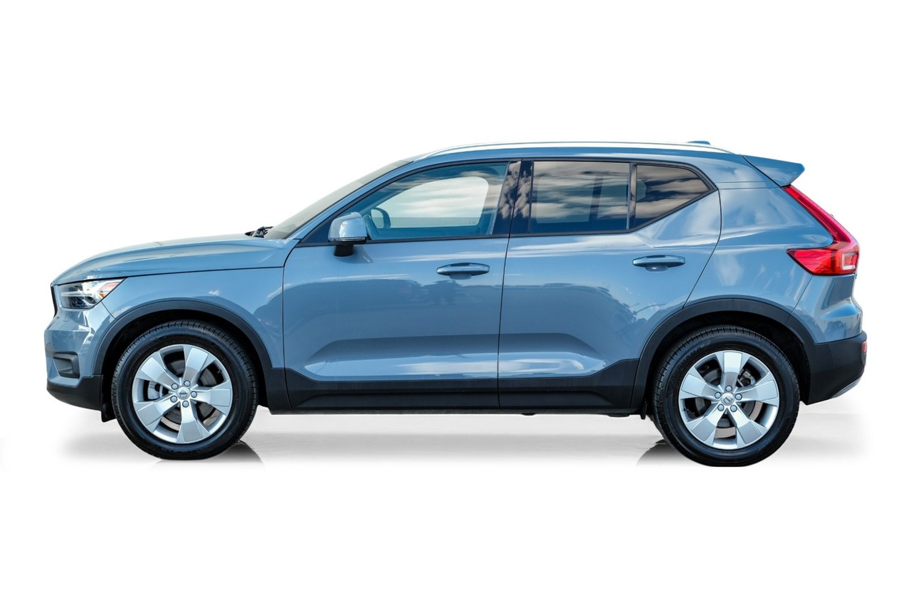 Volvo XC40 Vehicle Main Gallery Image 11