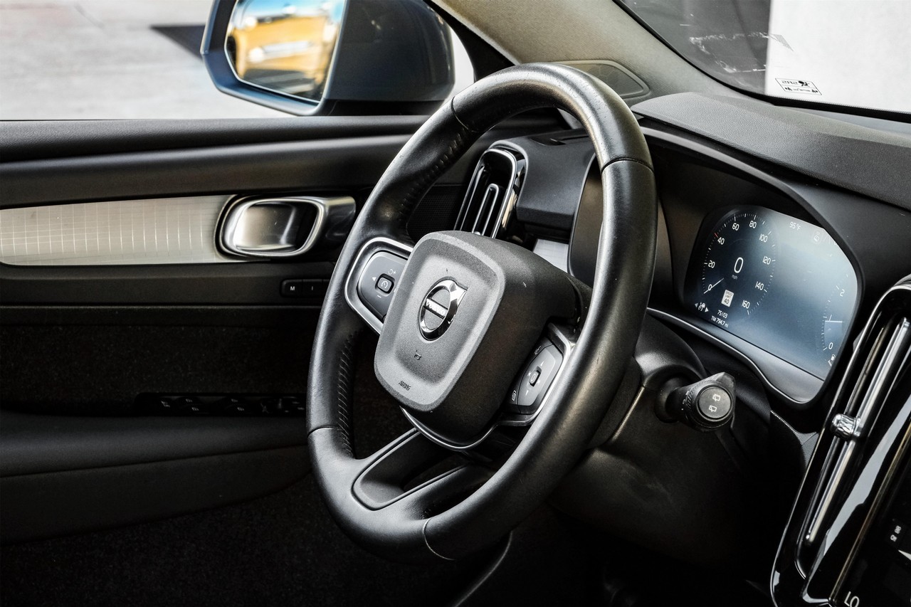 Volvo XC40 Vehicle Main Gallery Image 13