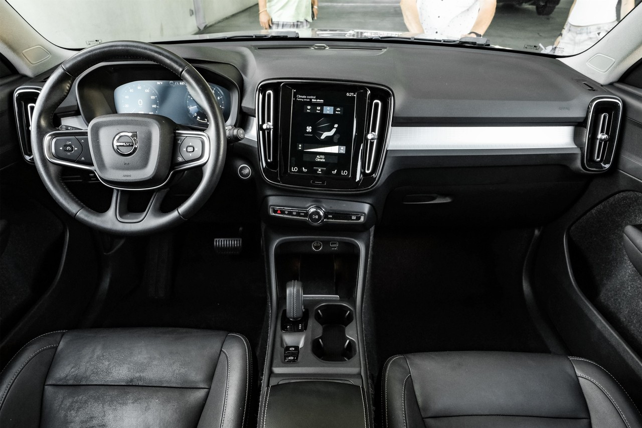Volvo XC40 Vehicle Main Gallery Image 14