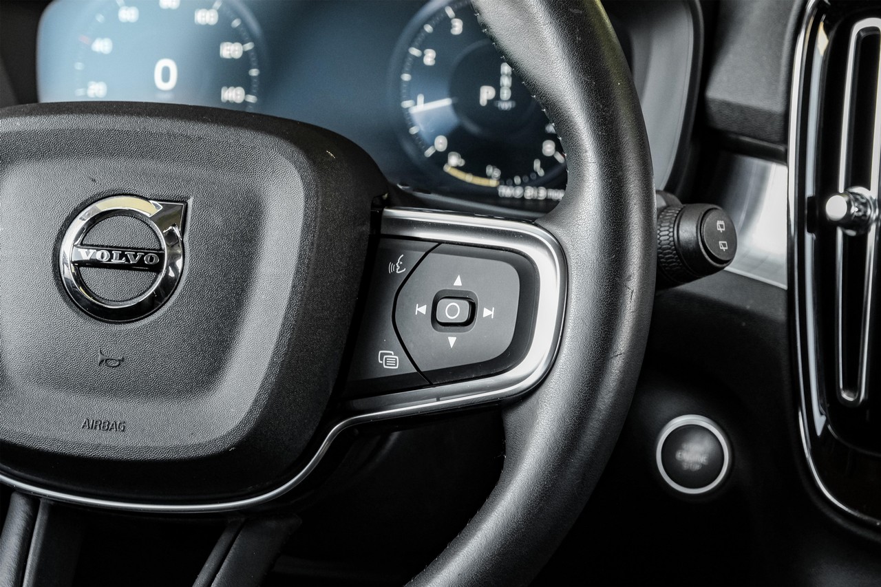 Volvo XC40 Vehicle Main Gallery Image 18
