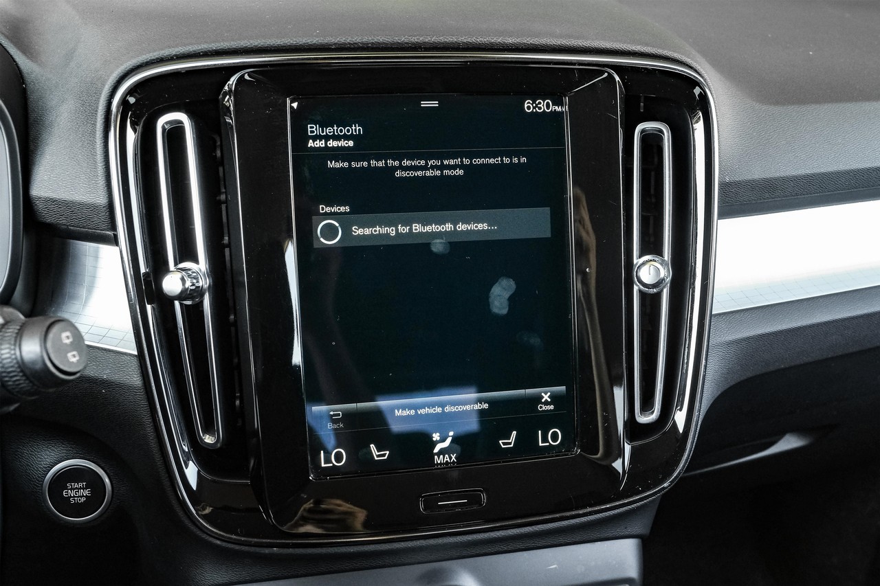 Volvo XC40 Vehicle Main Gallery Image 32