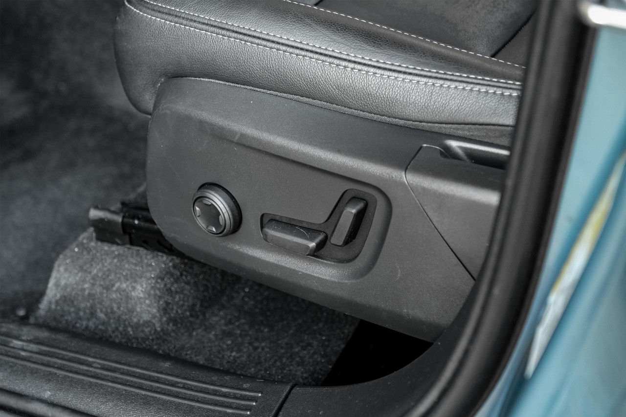 Volvo XC40 Vehicle Main Gallery Image 34
