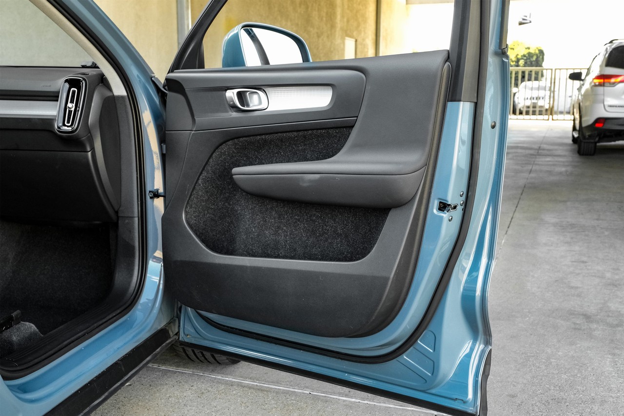 Volvo XC40 Vehicle Main Gallery Image 44