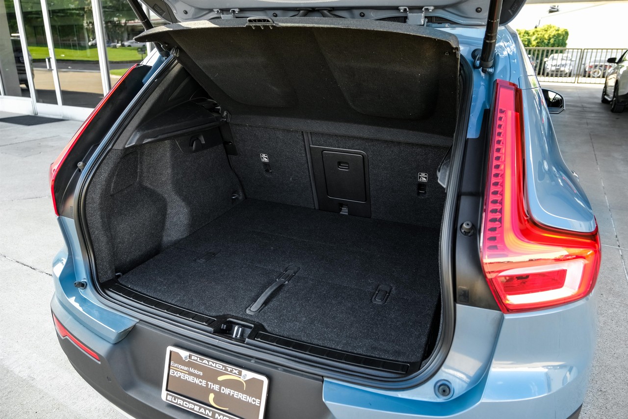Volvo XC40 Vehicle Main Gallery Image 54