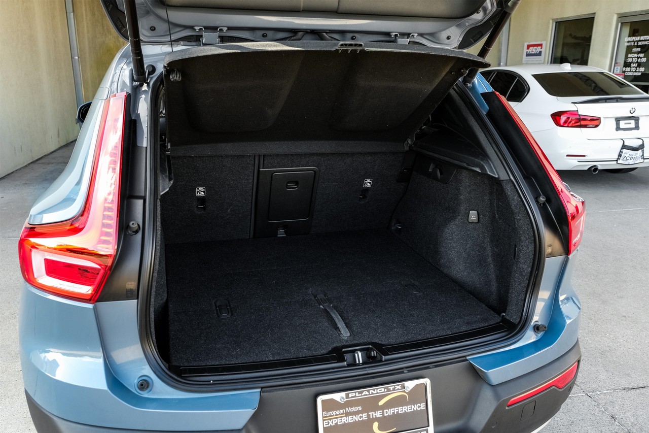 Volvo XC40 Vehicle Main Gallery Image 55
