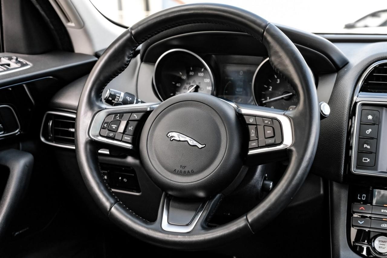 Jaguar F-Pace Vehicle Main Gallery Image 17