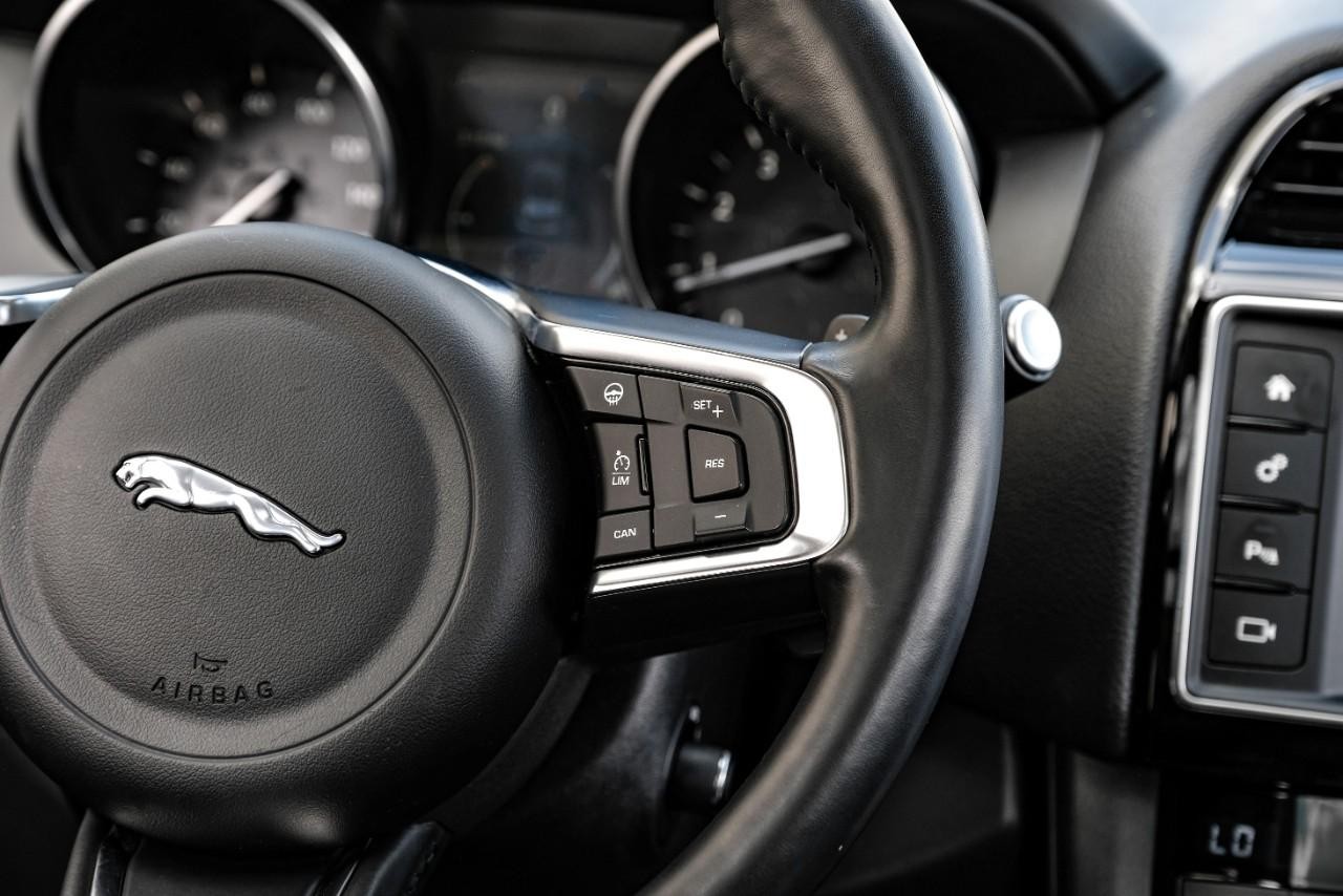 Jaguar F-Pace Vehicle Main Gallery Image 19