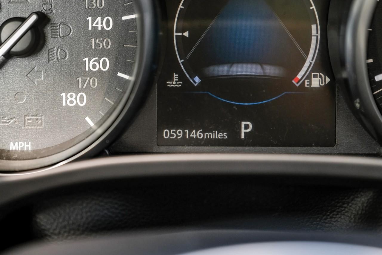 Jaguar F-Pace Vehicle Main Gallery Image 21