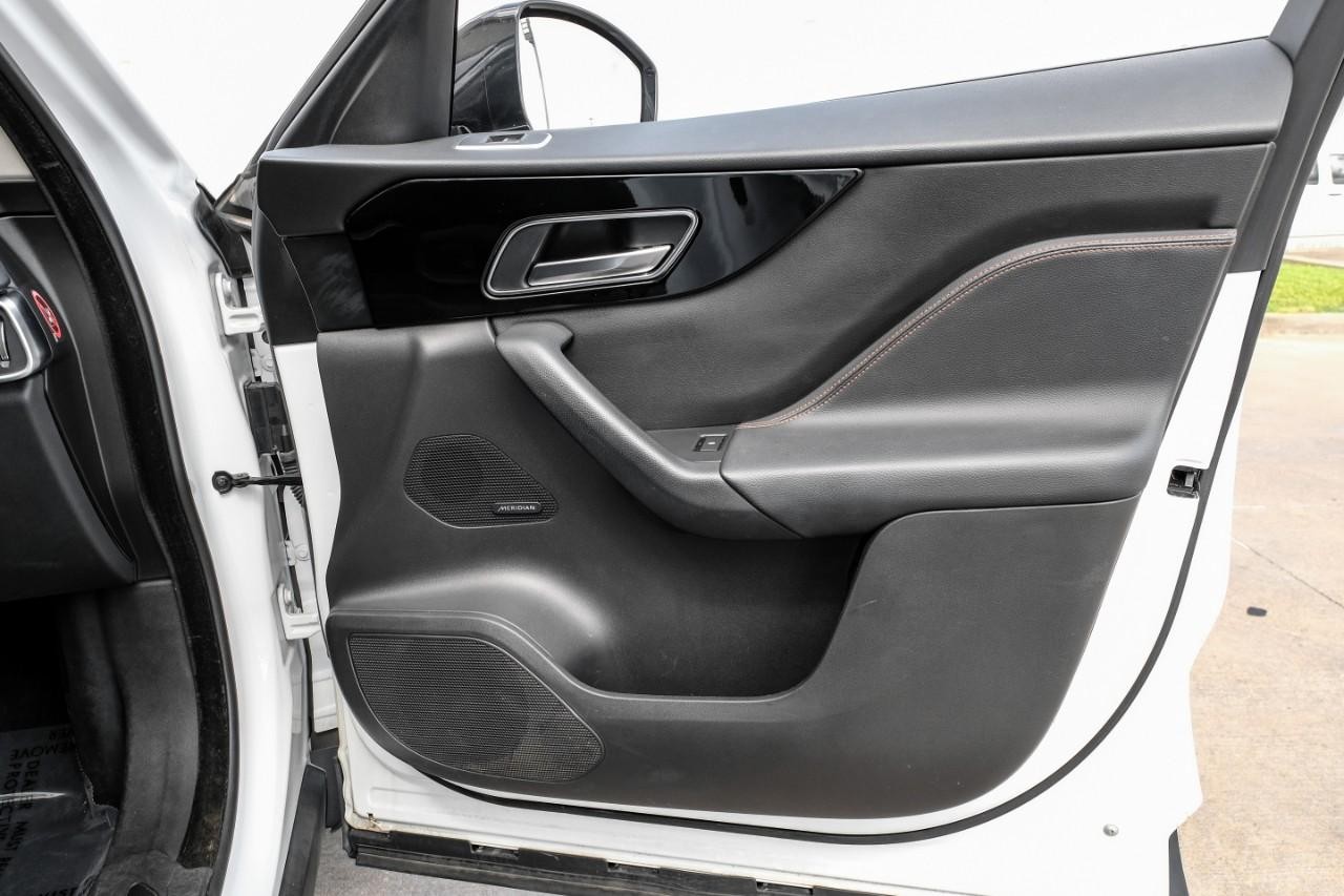Jaguar F-Pace Vehicle Main Gallery Image 43