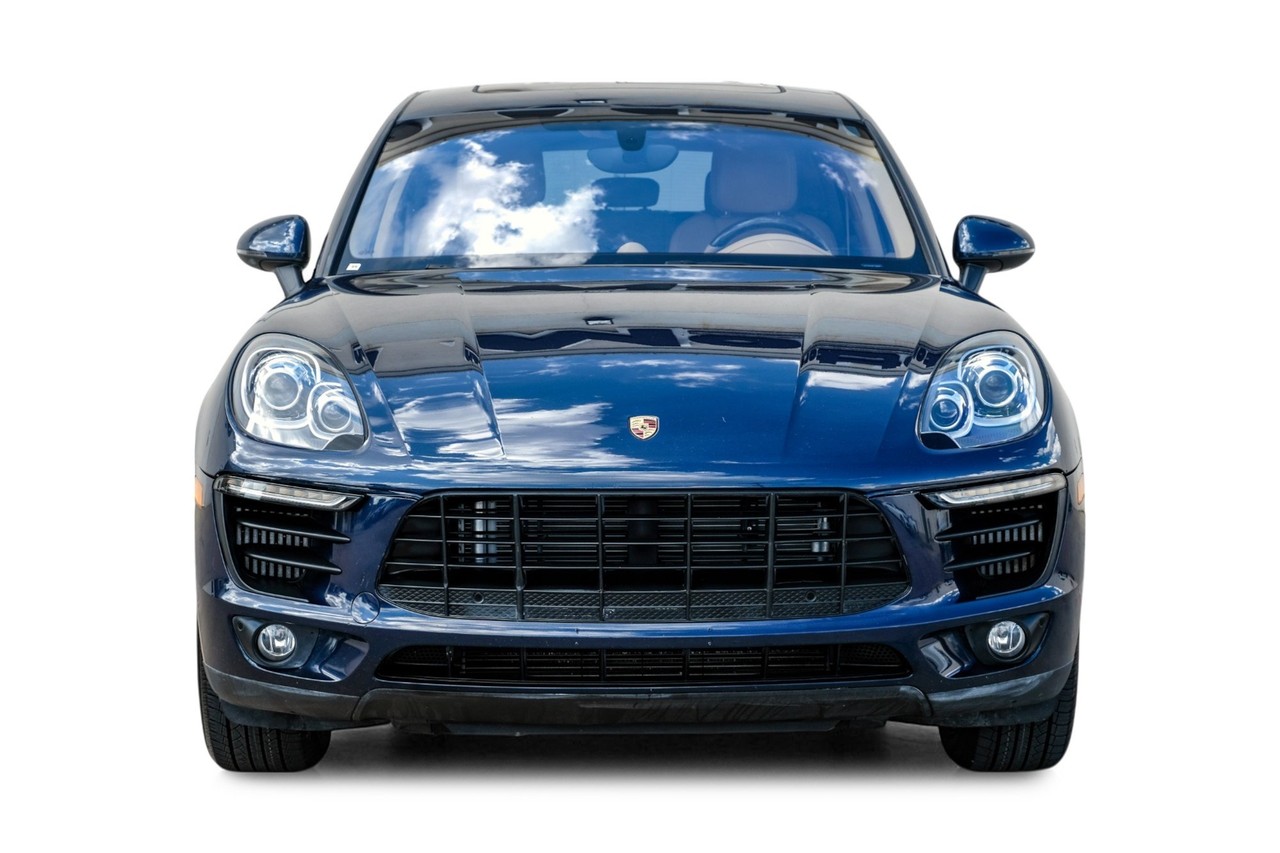 Porsche Macan Vehicle Main Gallery Image 06