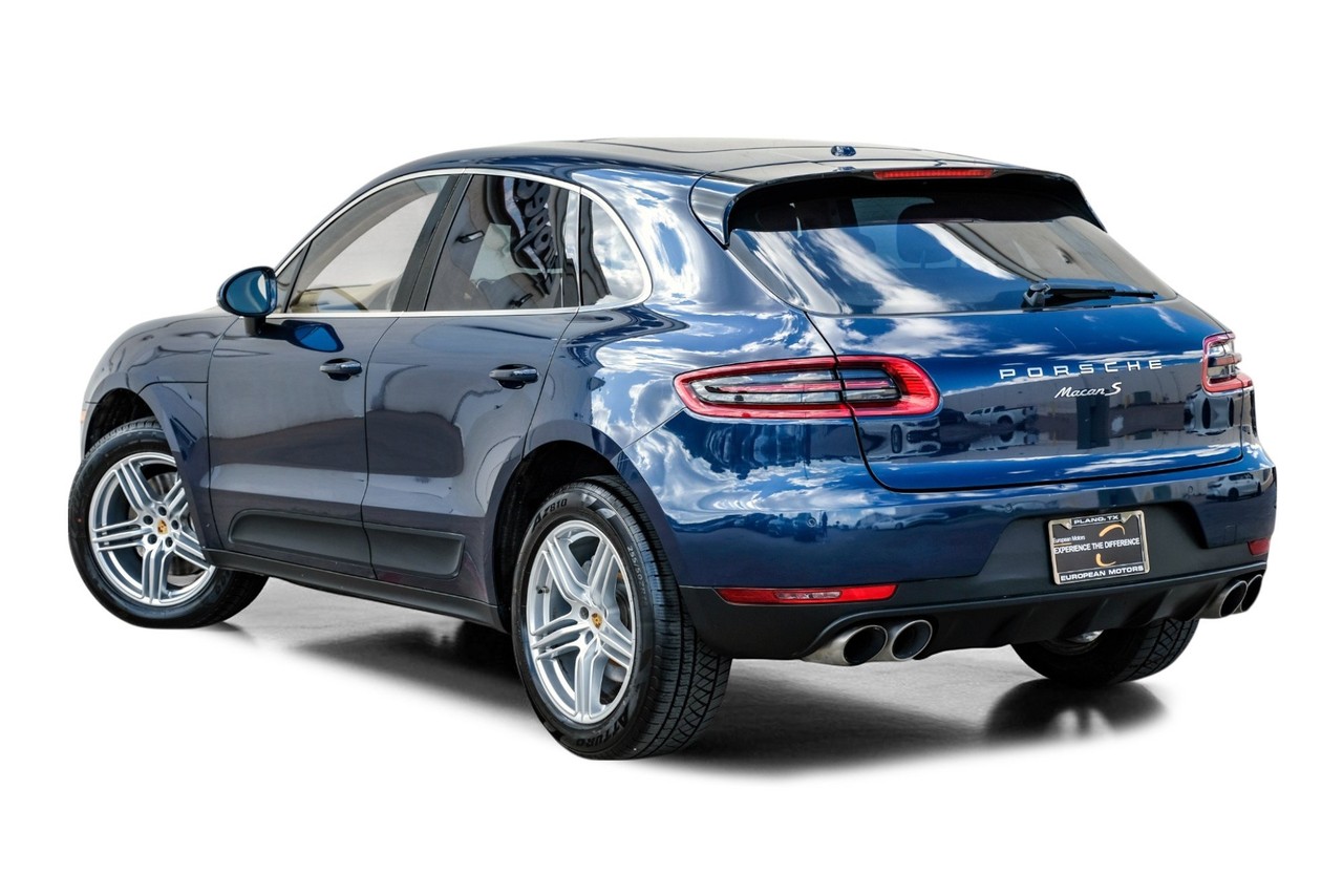 Porsche Macan Vehicle Main Gallery Image 11