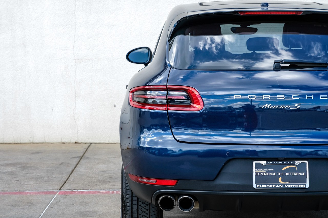 Porsche Macan Vehicle Main Gallery Image 45