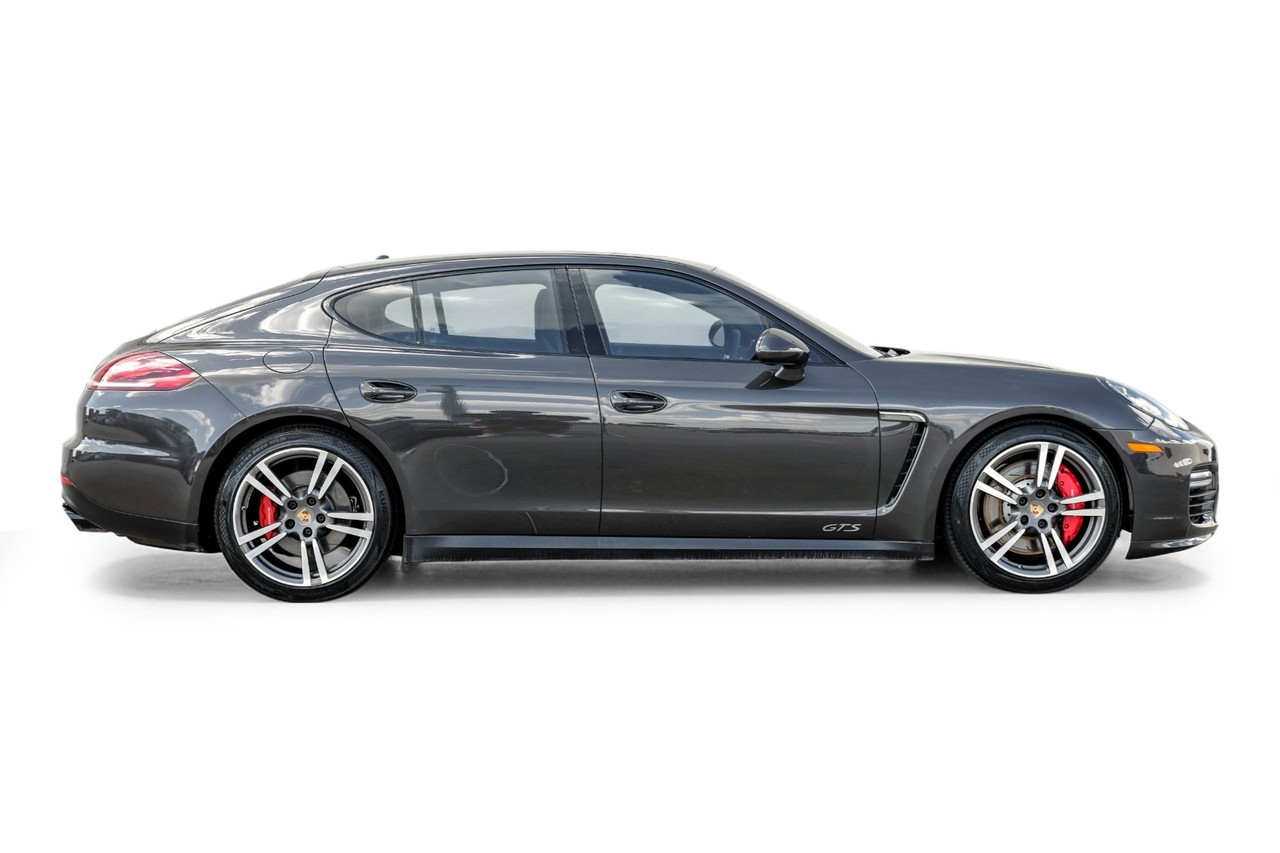 Porsche Panamera Vehicle Main Gallery Image 08
