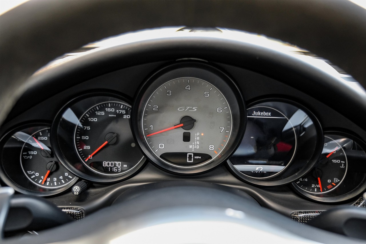 Porsche Panamera Vehicle Main Gallery Image 19