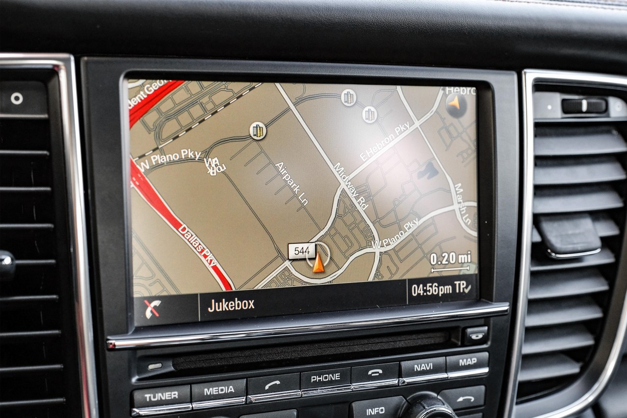 Porsche Panamera Vehicle Main Gallery Image 21