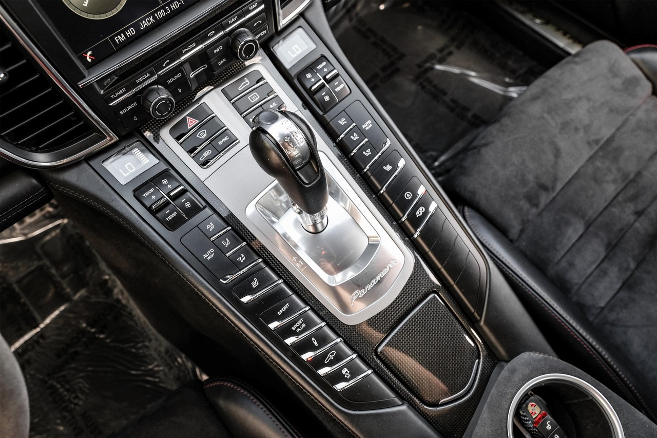 Porsche Panamera Vehicle Main Gallery Image 24