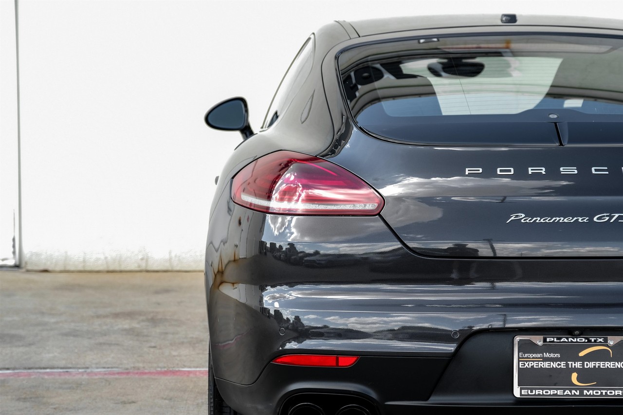Porsche Panamera Vehicle Main Gallery Image 46