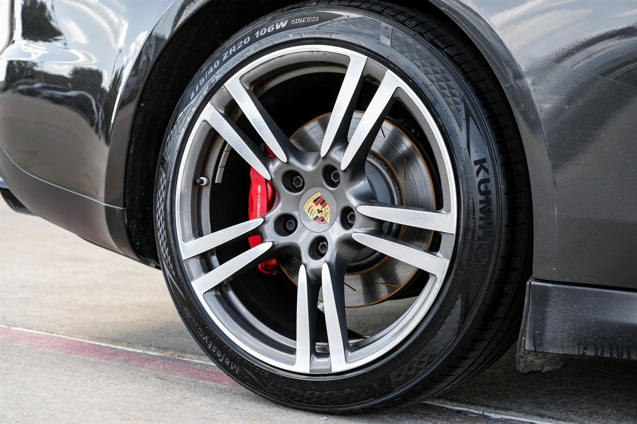 Porsche Panamera Vehicle Main Gallery Image 49