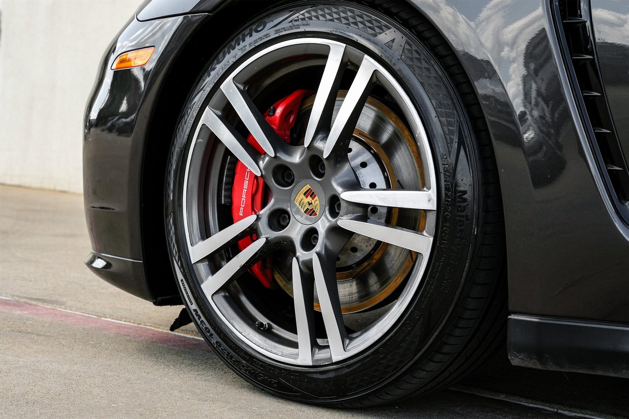 Porsche Panamera Vehicle Main Gallery Image 51
