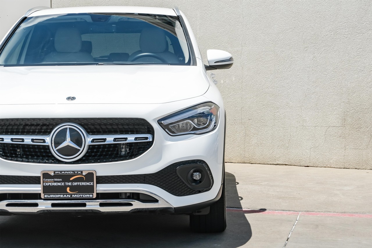 Mercedes-Benz GLA Vehicle Main Gallery Image 56