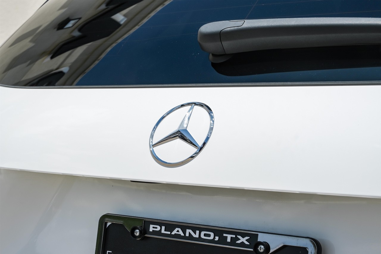 Mercedes-Benz GLA Vehicle Main Gallery Image 59