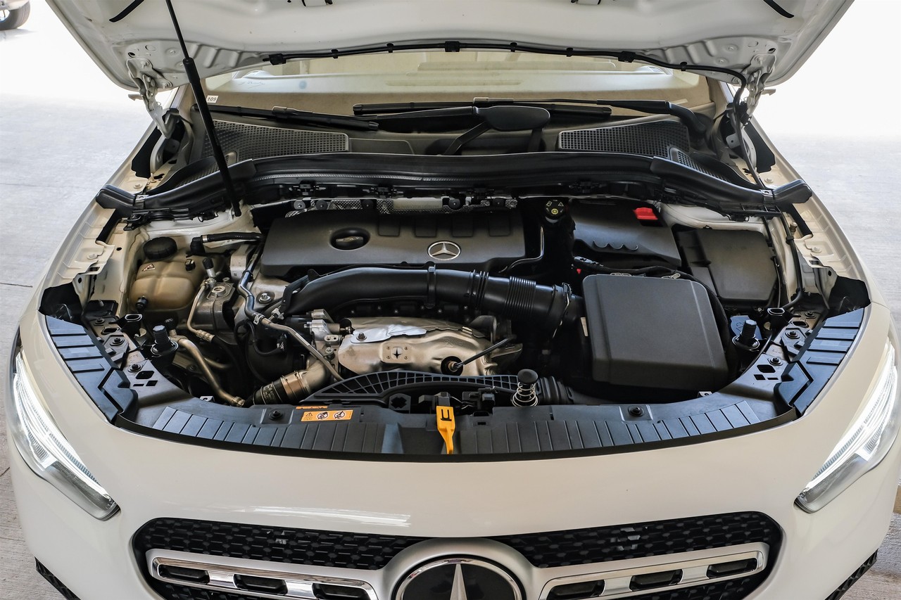 Mercedes-Benz GLA Vehicle Main Gallery Image 62
