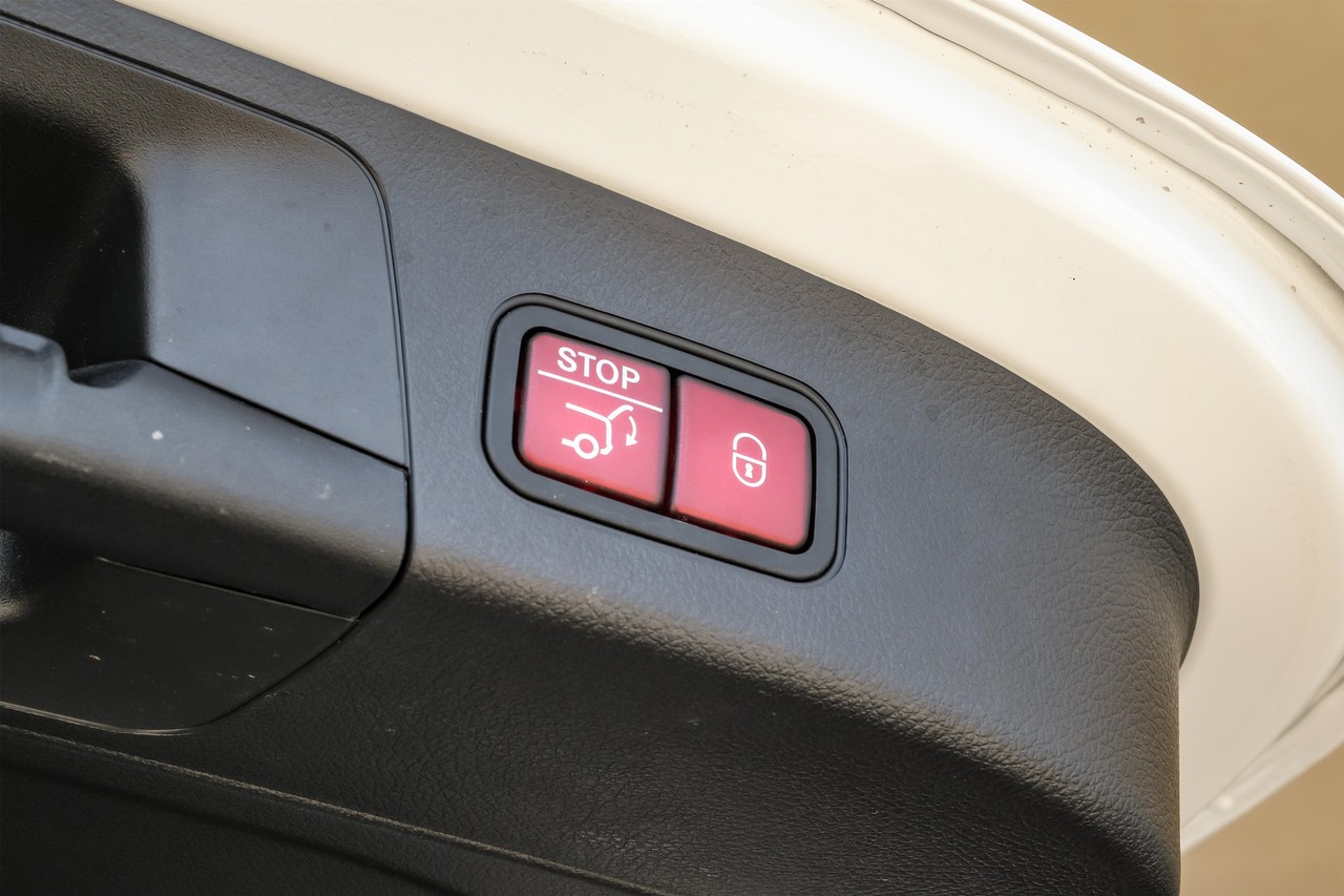 Mercedes-Benz GLA Vehicle Main Gallery Image 67