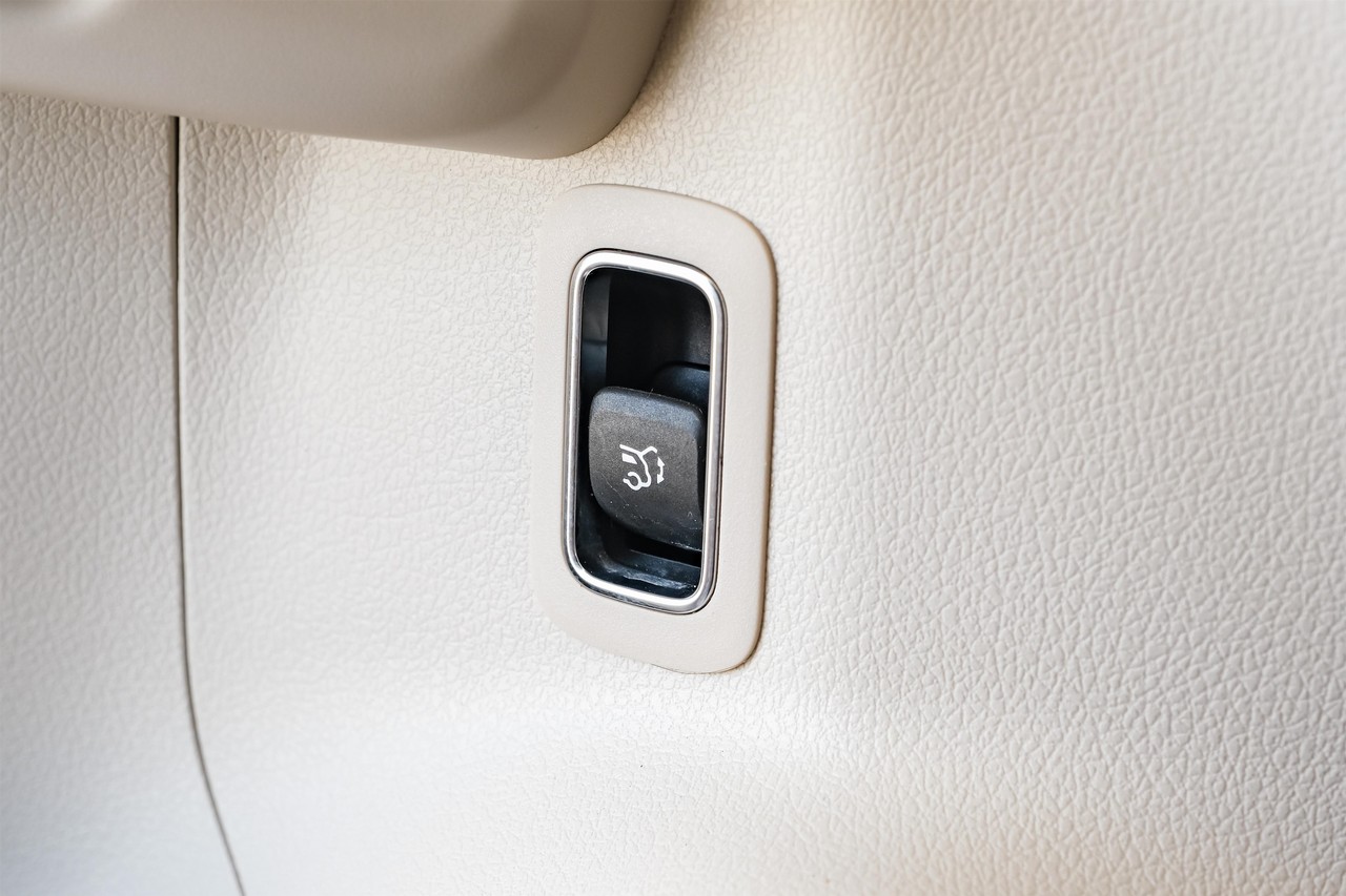 Mercedes-Benz GLA Vehicle Main Gallery Image 68