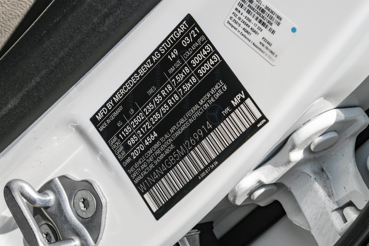 Mercedes-Benz GLA Vehicle Main Gallery Image 74