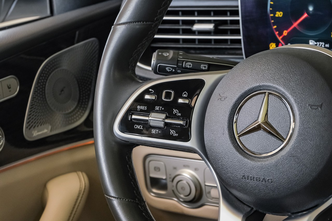 Mercedes-Benz GLS Vehicle Main Gallery Image 17