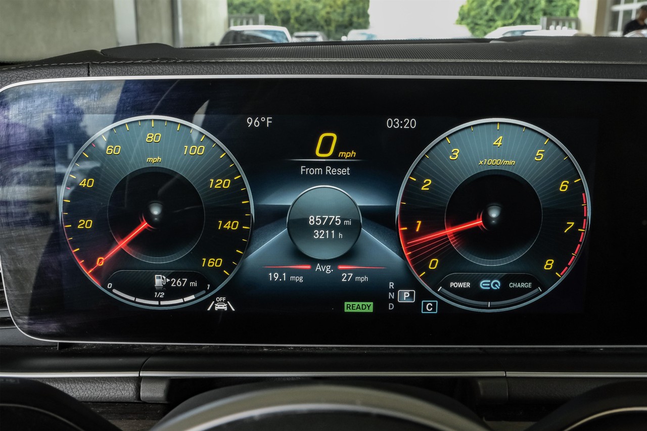 Mercedes-Benz GLS Vehicle Main Gallery Image 23