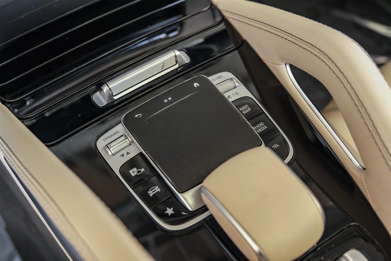 Mercedes-Benz GLS Vehicle Main Gallery Image 31