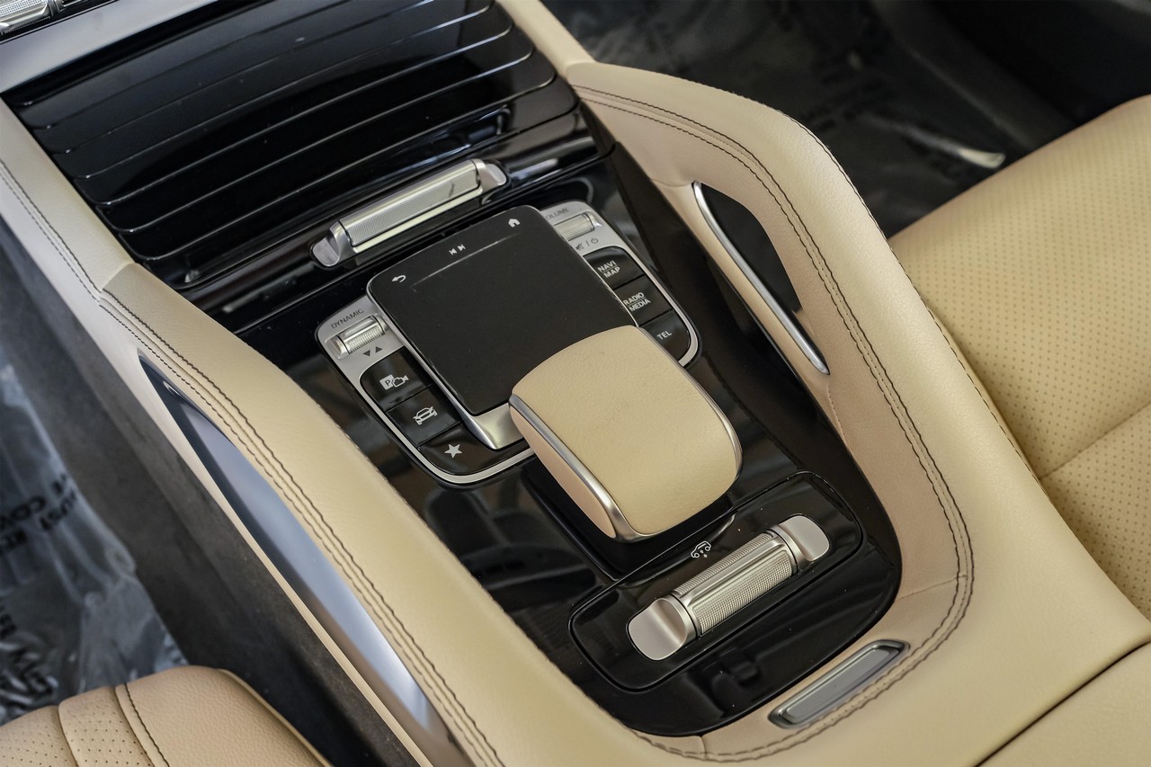 Mercedes-Benz GLS Vehicle Main Gallery Image 32