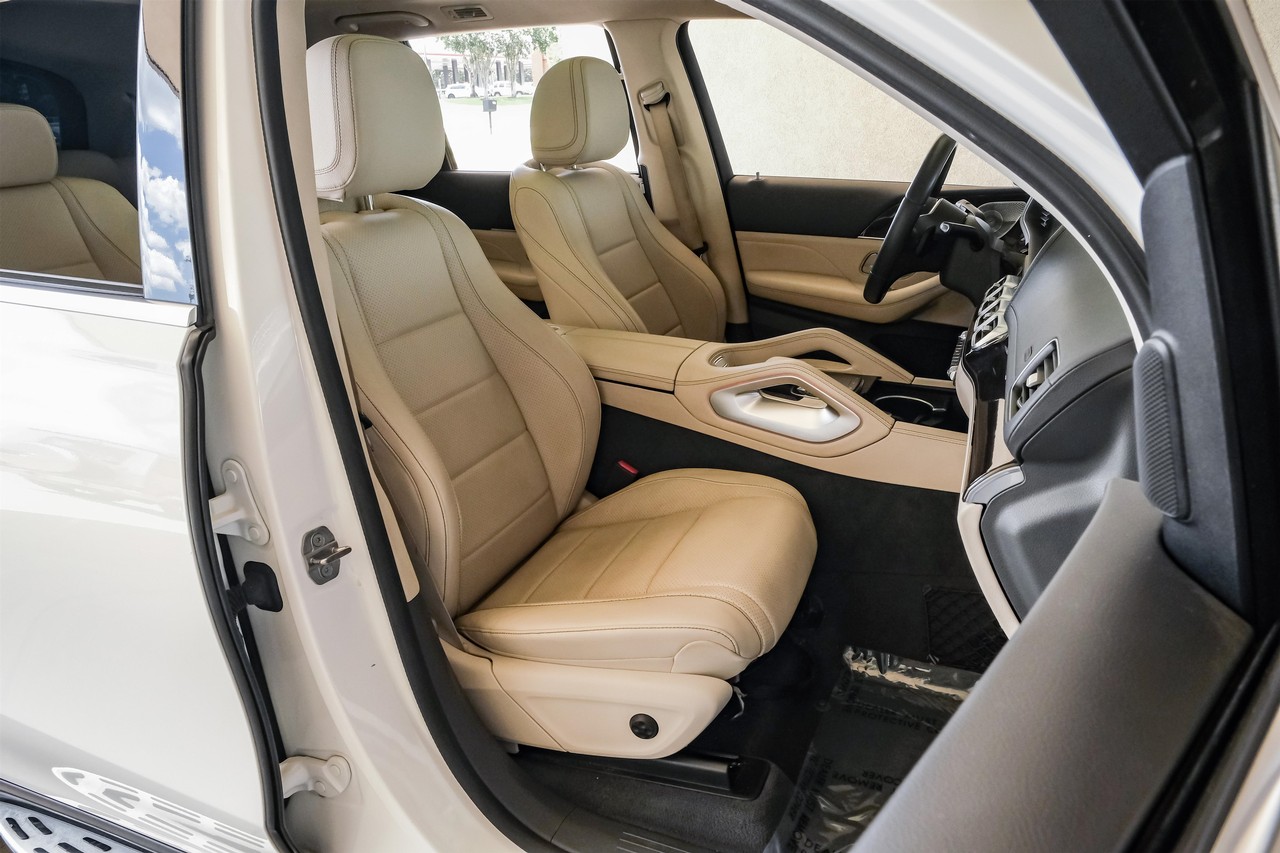 Mercedes-Benz GLS Vehicle Main Gallery Image 42