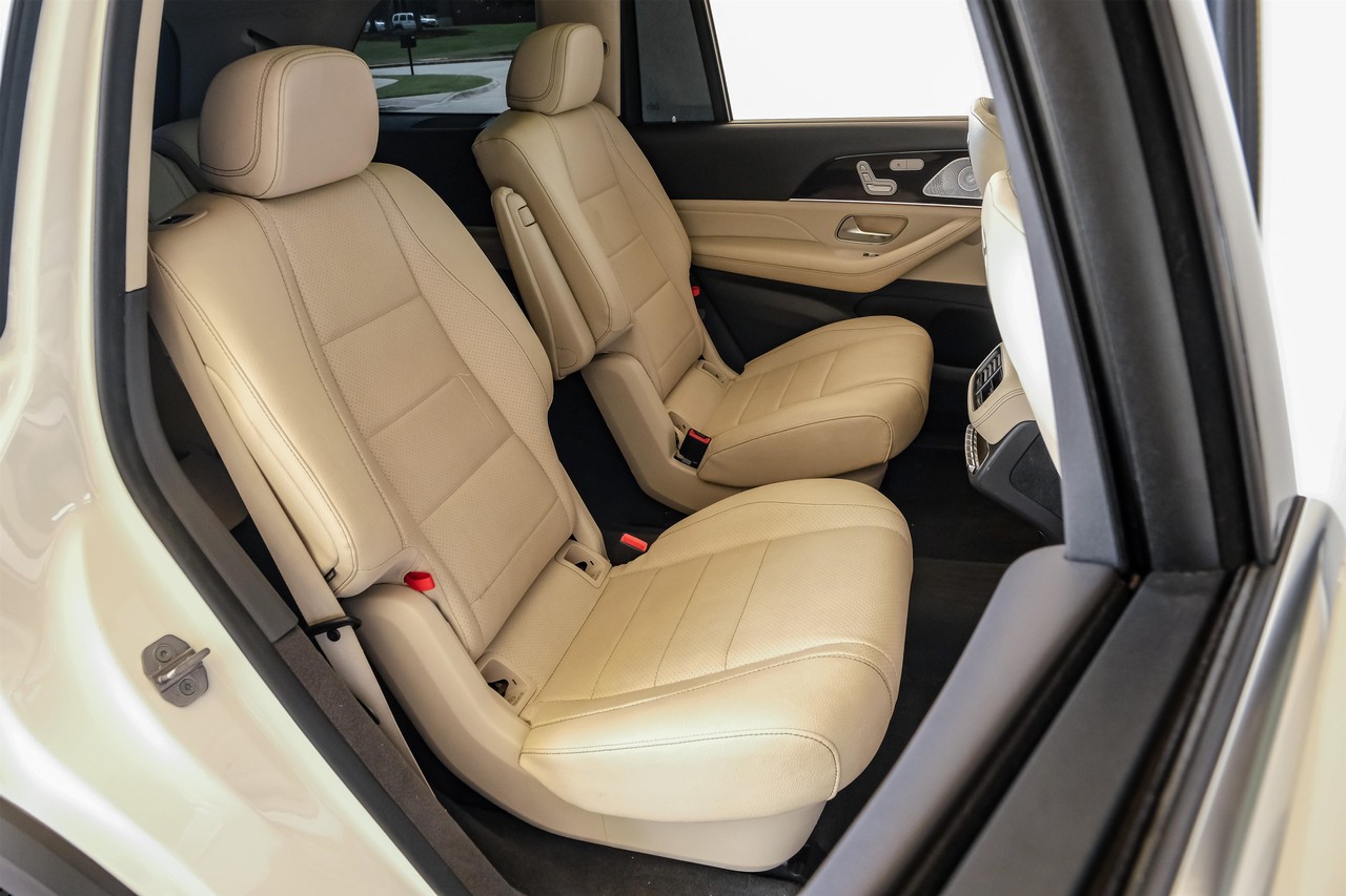 Mercedes-Benz GLS Vehicle Main Gallery Image 43