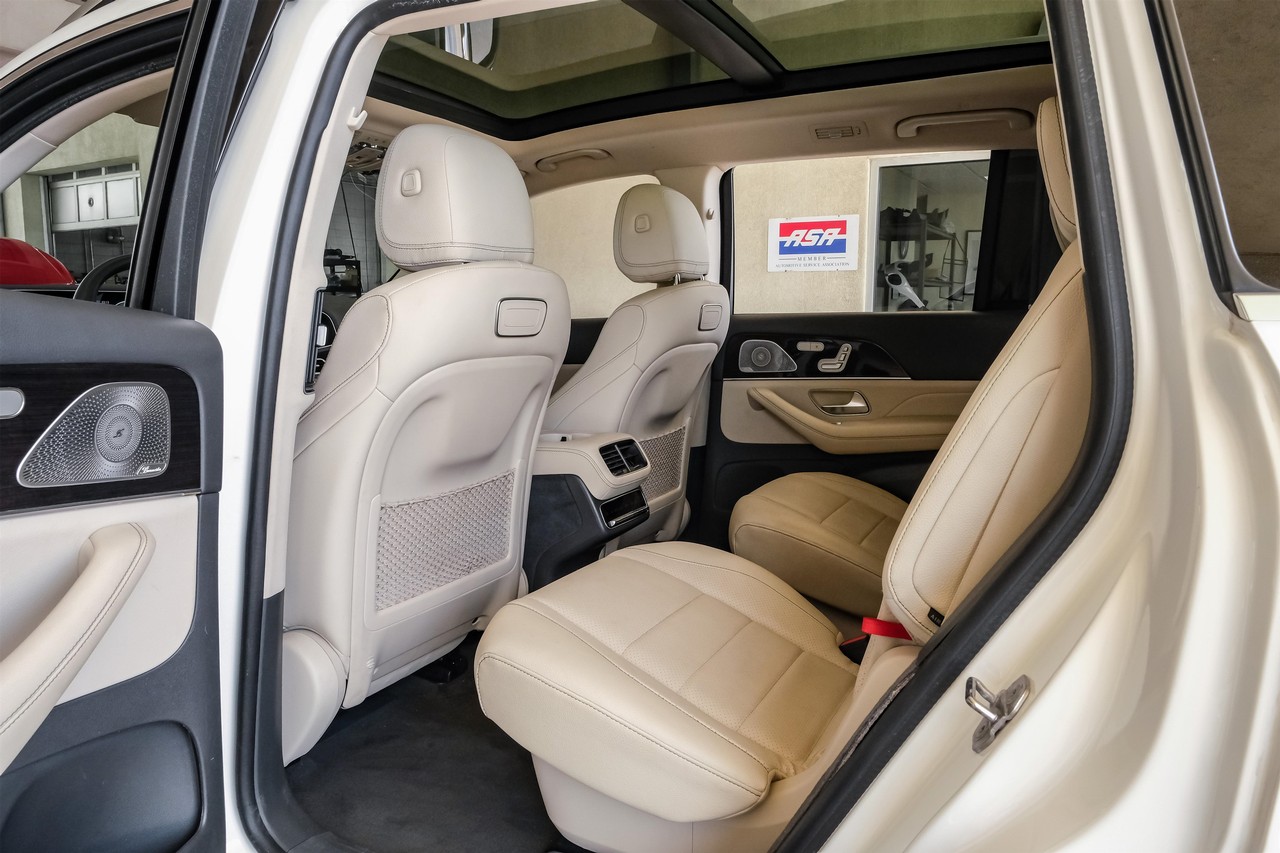 Mercedes-Benz GLS Vehicle Main Gallery Image 46