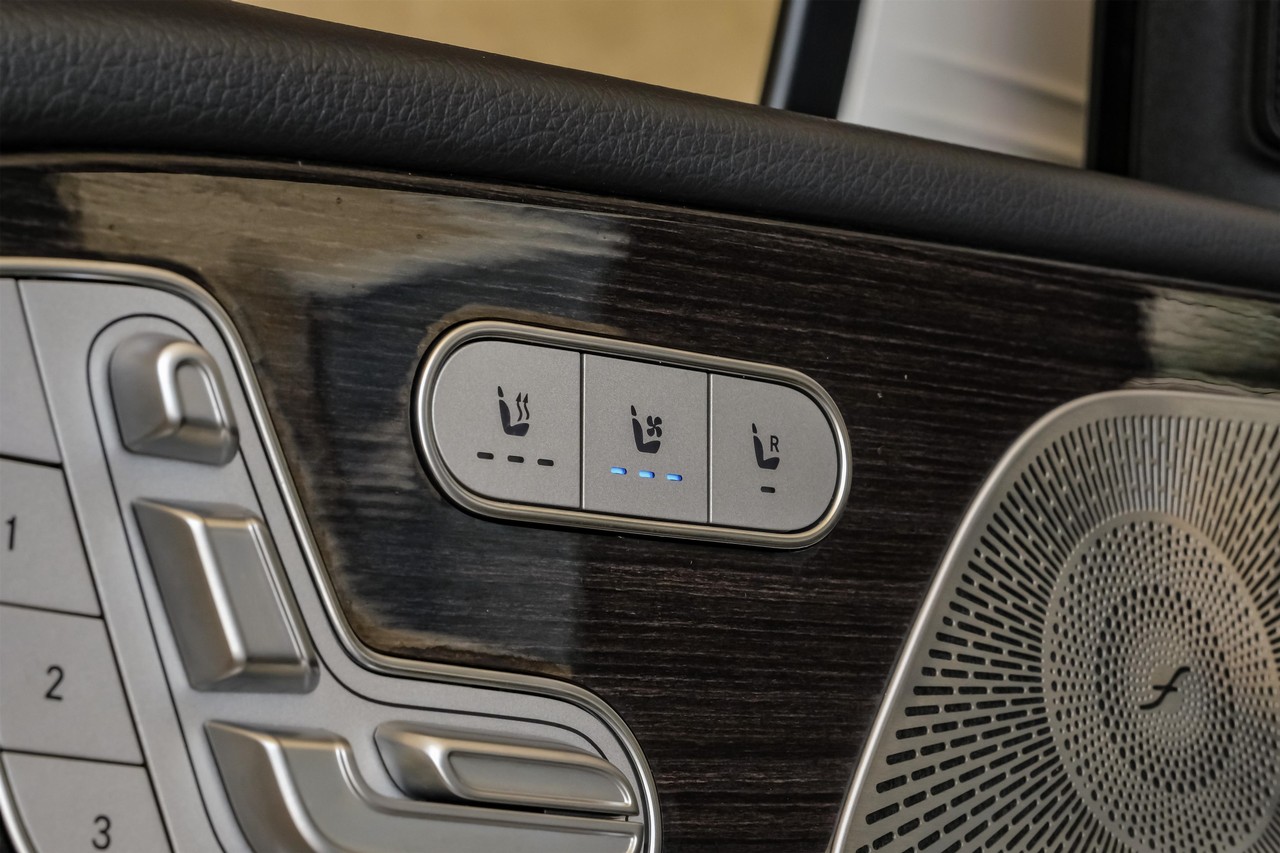 Mercedes-Benz GLS Vehicle Main Gallery Image 55