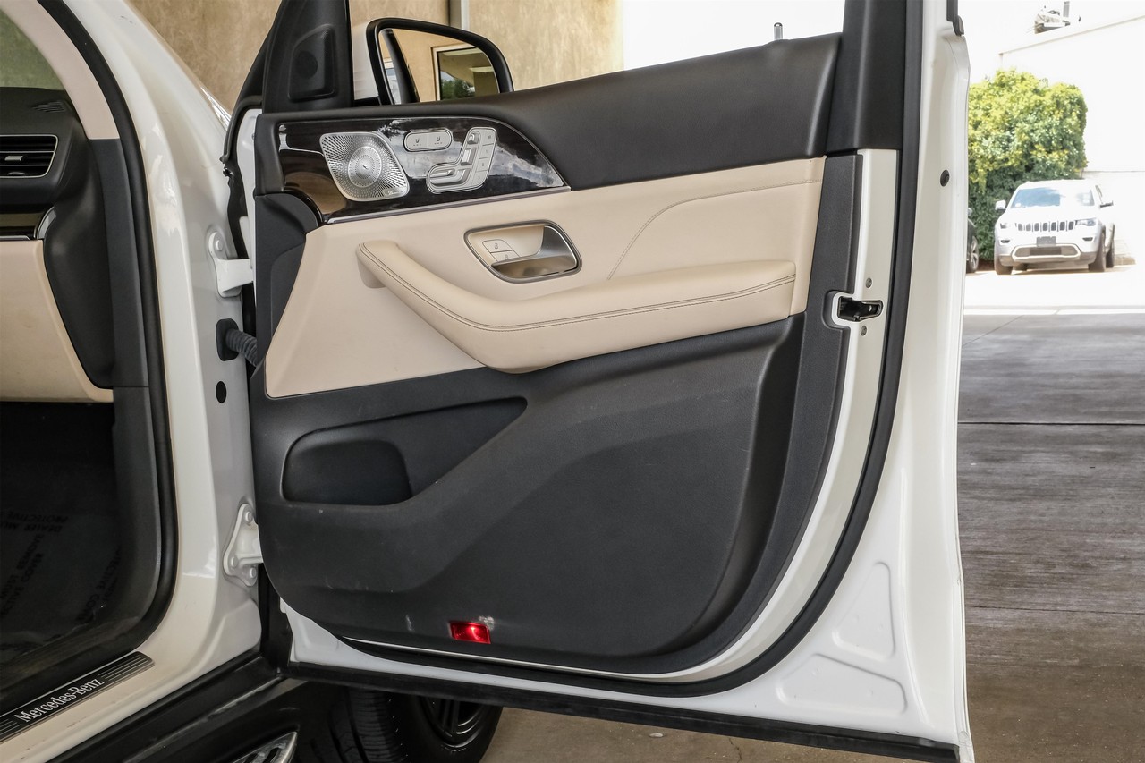 Mercedes-Benz GLS Vehicle Main Gallery Image 58