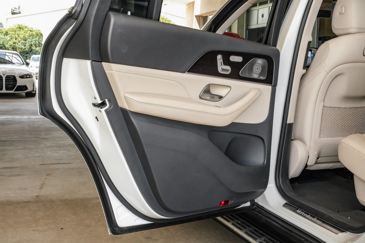 Mercedes-Benz GLS Vehicle Main Gallery Image 63