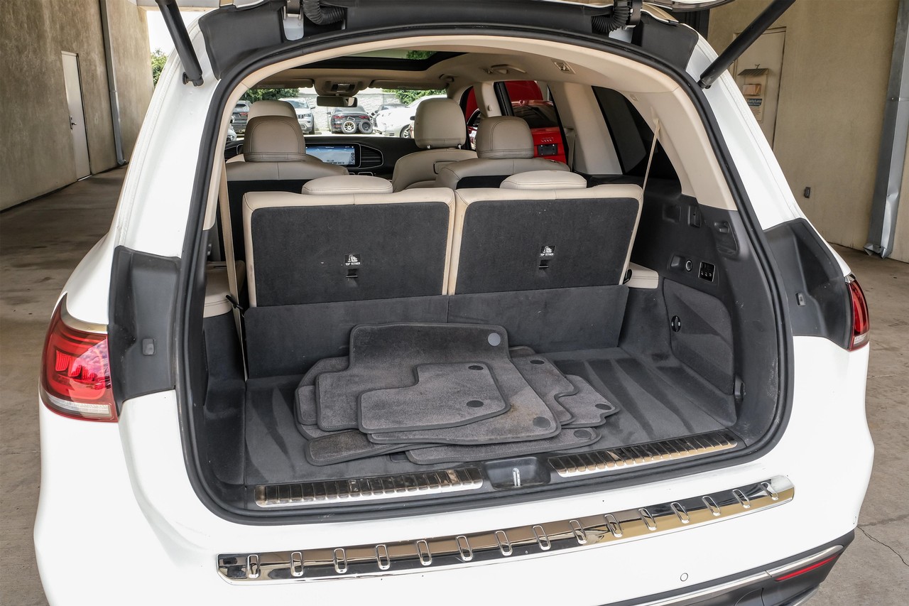 Mercedes-Benz GLS Vehicle Main Gallery Image 73