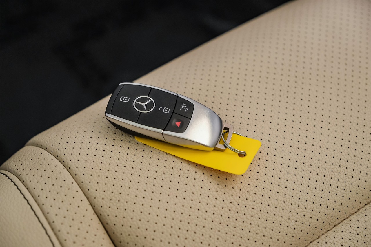 Mercedes-Benz GLS Vehicle Main Gallery Image 85