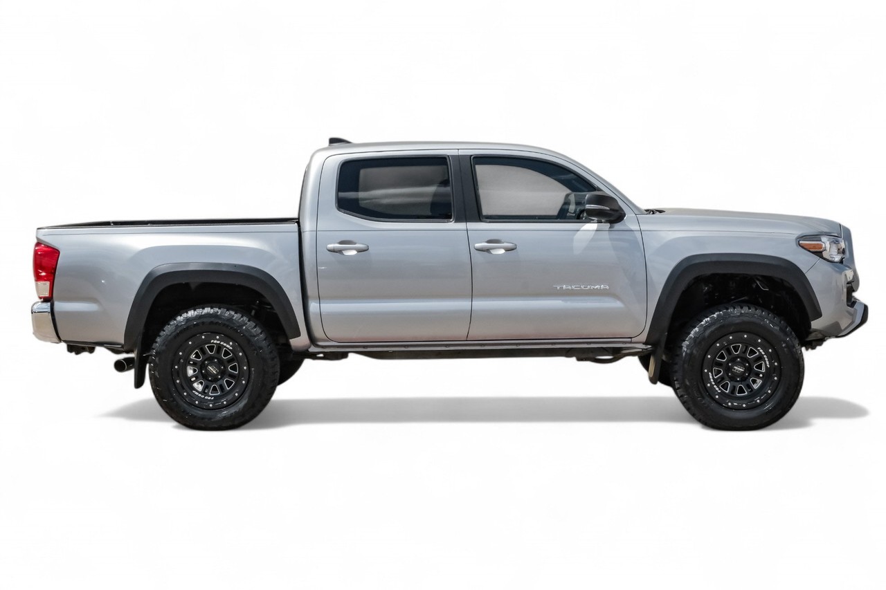Toyota Tacoma Vehicle Main Gallery Image 07