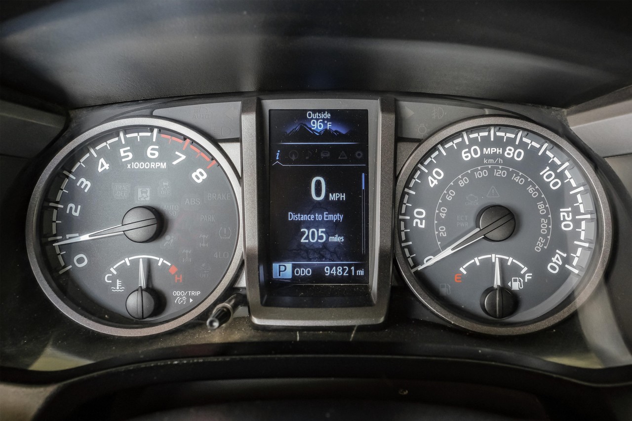 Toyota Tacoma Vehicle Main Gallery Image 18