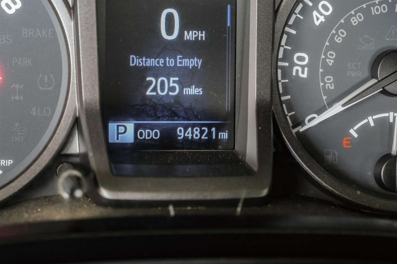 Toyota Tacoma Vehicle Main Gallery Image 19