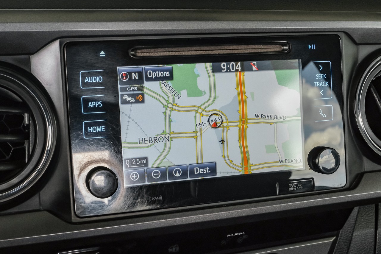 Toyota Tacoma Vehicle Main Gallery Image 21