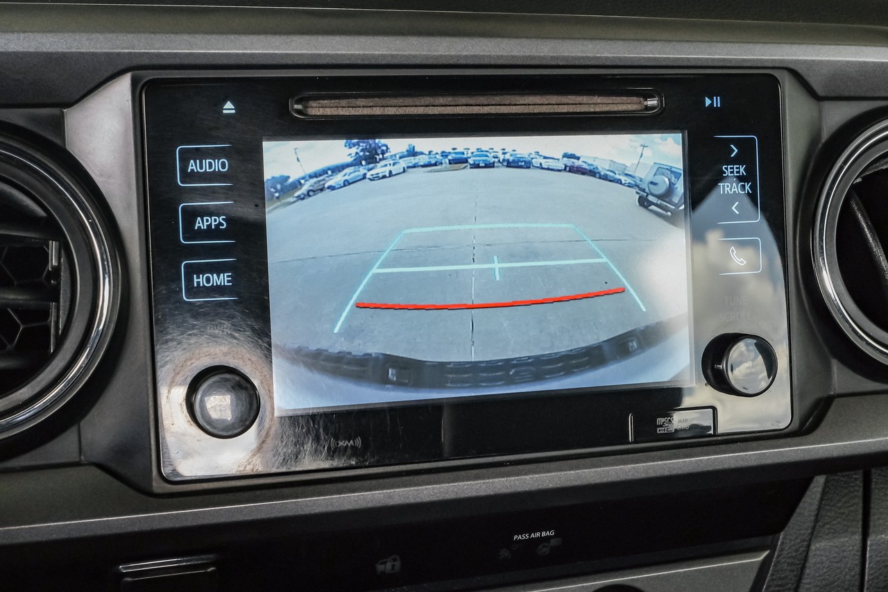 Toyota Tacoma Vehicle Main Gallery Image 22