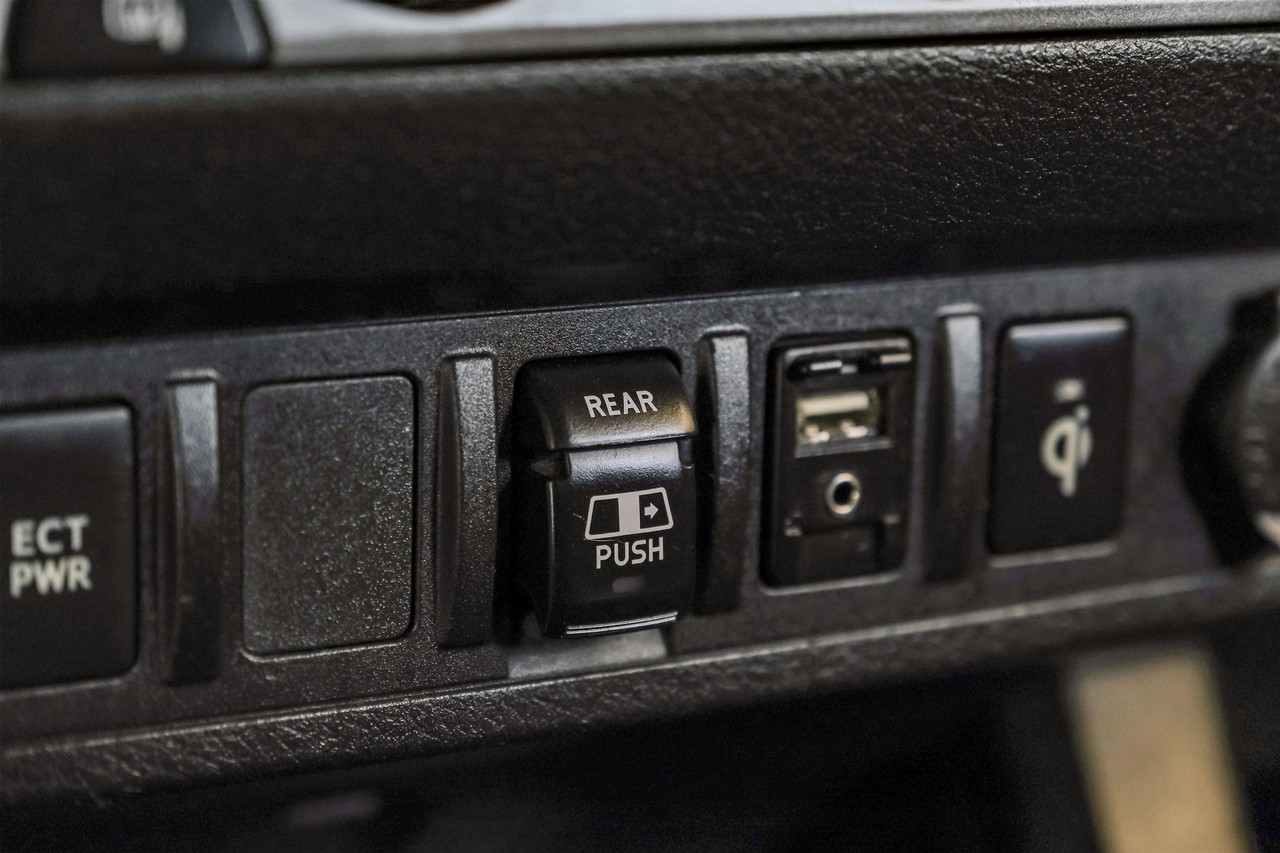 Toyota Tacoma Vehicle Main Gallery Image 27