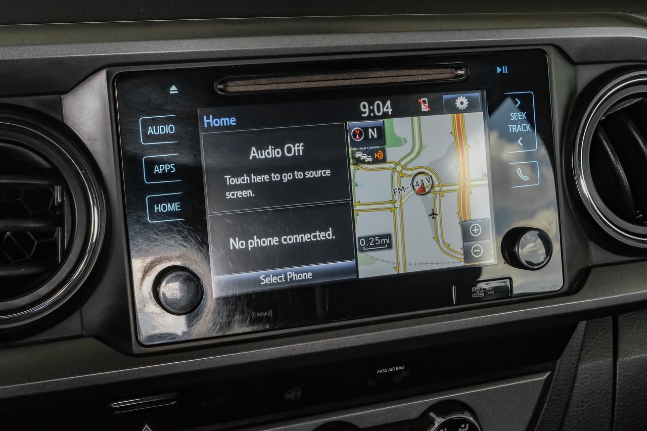 Toyota Tacoma Vehicle Main Gallery Image 31