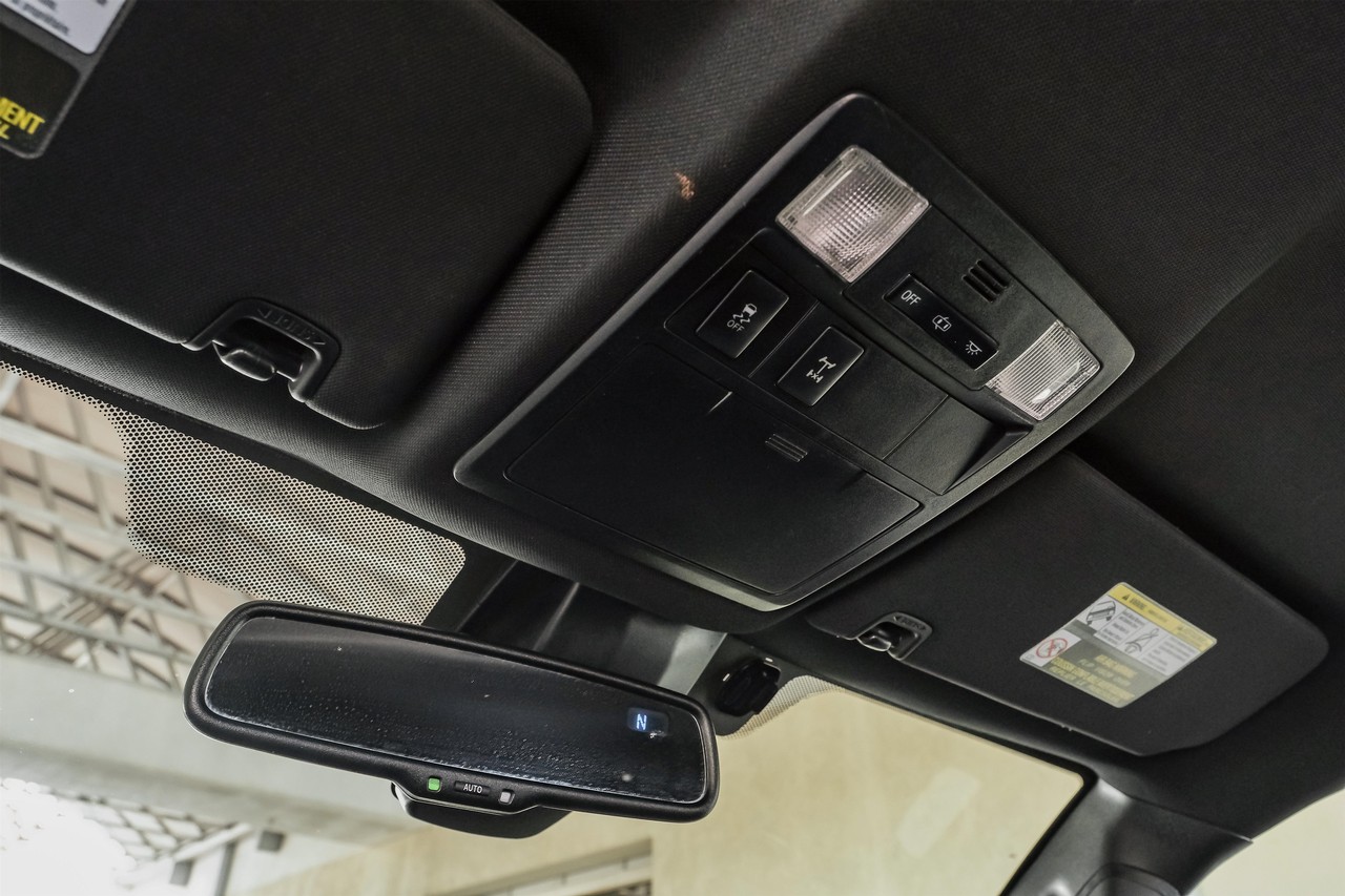 Toyota Tacoma Vehicle Main Gallery Image 34